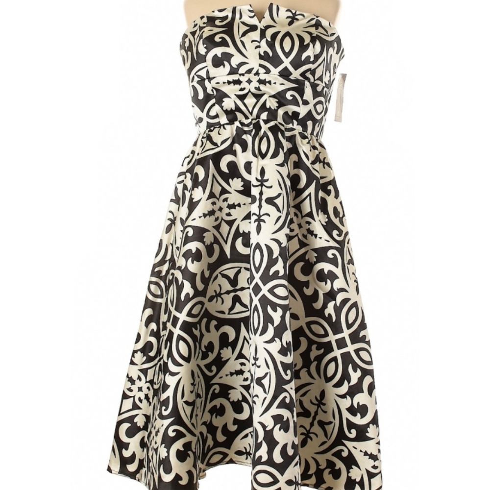 Dress - Picture 2 of 2